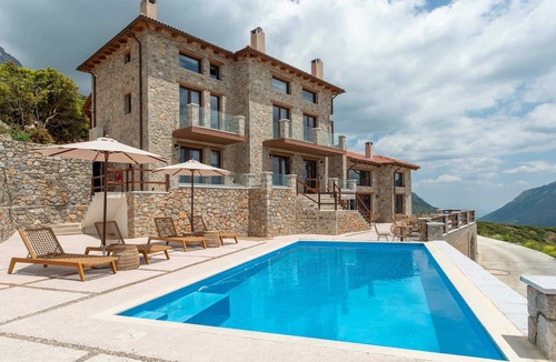 Arachova Bed & Breakfast | 5 Raches Suites