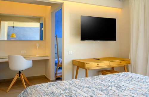 Agios Nikolaos Town House | Roots Suites in Crete