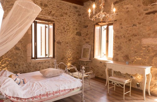 Malaxa House | Villa Malaxa and Suites