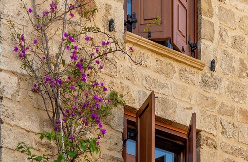 Rhodes Old Town Hotel | Kókkini Porta Rossa