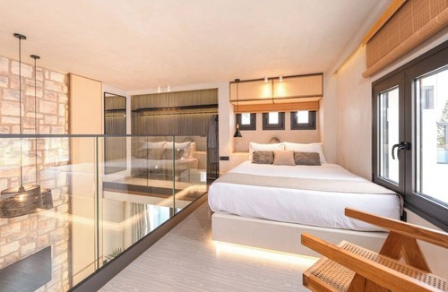 Almyros Hotel | The Sand Suites