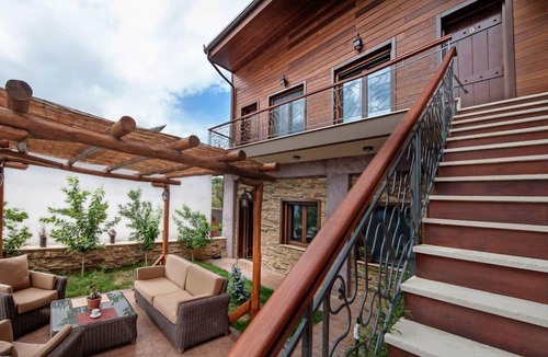 Katachas House | Polys Guest House