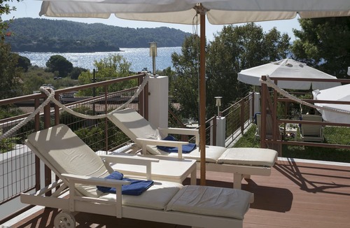 Agia Paraskevi Hotel | Magic Hotel