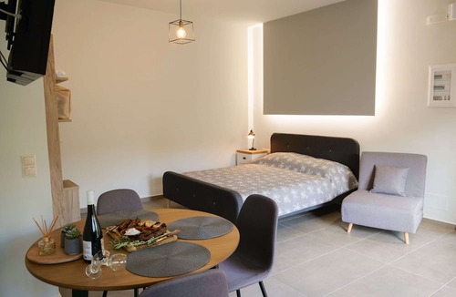 Sisai Apartment | Sisaion Suites