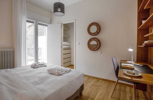 Plaka Condo | 3 bedroom apt next to Syntagma with Acropolis view, Luxury Apartment
