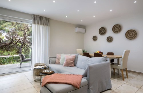 Vouliagmeni Apartment | Secret Aktis Two Bedroom Maisonette next to the beach by BluPine