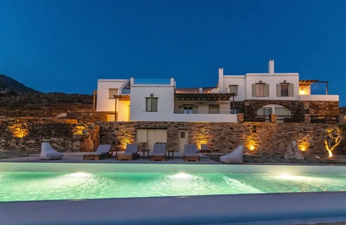 Exomvourgo Villa | ReGenesis Villas