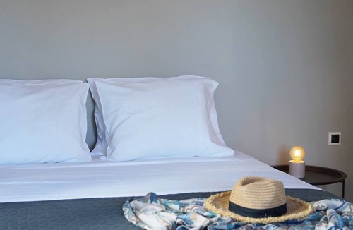 Chania Old City Apartment | Venetian Owl, 1min To Lighthouse