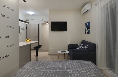 Pangrati Apartment | Iliodorou2-4- Acropolis terrace Athenian studio