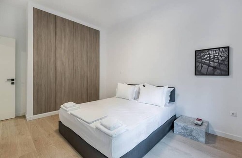 Ilisia Apartment | Downtown 3/Bedroom City Apartment