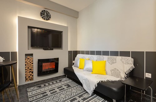 Thessaloniki City Centre Apartment | Helios central luxury suite