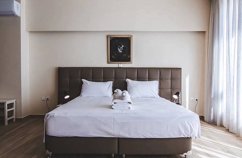 Monastiraki Apartment | Modern Studio in Athens- Psyri,Monastiraki square.