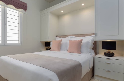 Anafiotika Apartment | THIRAMENOUS RESIDENCE - ATHENA SUITE with Rooftop Hot Tub