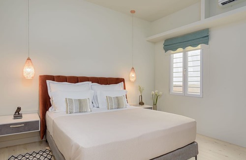 Anafiotika Apartment | THIRAMENOUS RESIDENCE - ATHENA SUITE with Rooftop Hot Tub