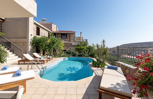 Elaia House | Elia Woodstone Houses