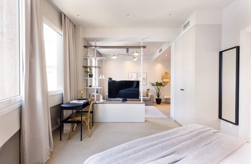 Plaka Apartment | Luxury Apartment in Plaka C