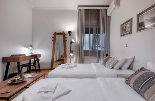 Plaka Apartment | A MINIMAL HAVEN BETWEEN THE ACROPOLIS AND SYNTAGMA