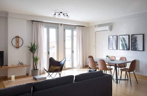 Psirri Apartment | Stylish and Spacious Apartment in Thiseio