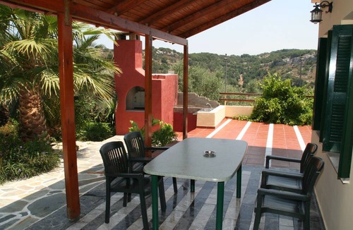 Kaloniktis Villa | Stratos Villas
