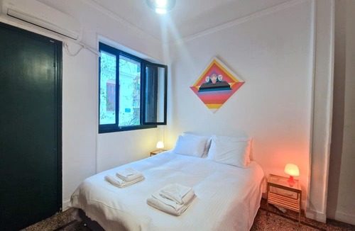 Psirri Apartment | Central 2-Bedroom Apartment with Rooftop Access! EP9G