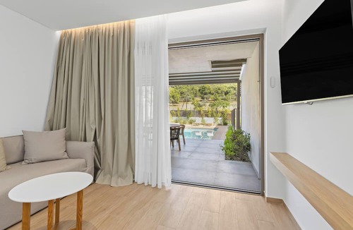 Corinth Villa | Saronia Estate