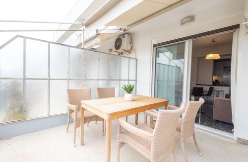 Voula Apartment | Beachfront 2-Bedroom Stay in Voula