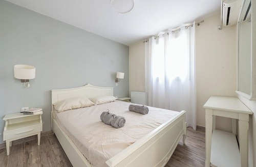 Spata-Artemida Apartment | FAMILY APARTMENT WITH PRIVATE SWIMING POOL IN VRAVRONA