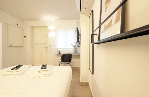 Plaka Hotel | Apt 5 ground floor studio with patio