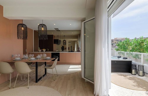 Monastiraki Apartment | Acropolis View Plunge Pool Loft