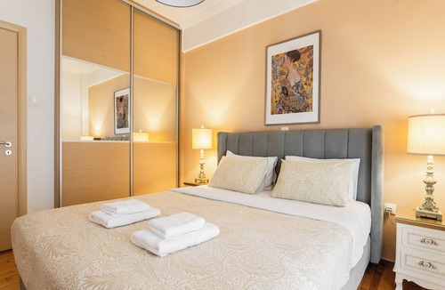 Athens Apartment | An 47 sq meters Artistic Apartment in the center of Athens