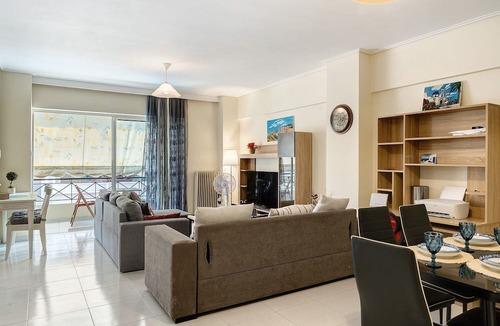 Athens Apartment | Apartment 'Pallada' with Balcony, Wi-Fi and Air Conditioning