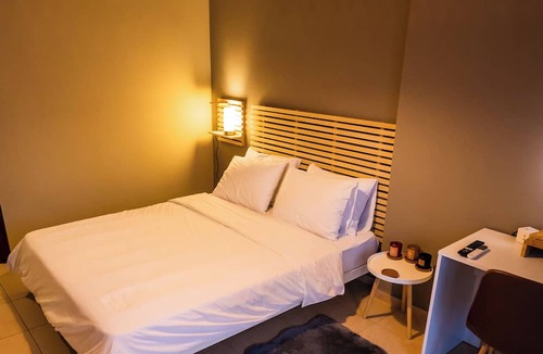 Thessaloniki Apartment | Modern Apt 1 + Parking (Pay), 100m from Metro