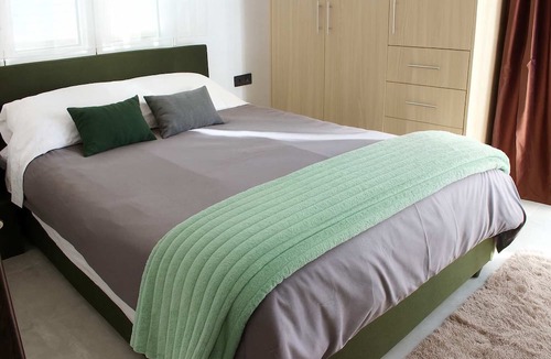 Zavlani Apartment | Central Old Town Stay - Bright & Fully Equipped