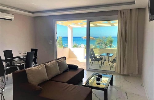 Alonia Apartment | Seashore Stream Suites
