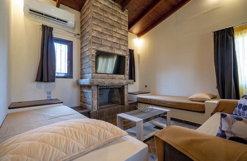 Nea Makri Apartment | Seaside Serenity Retreat – Nea Makri by ΜΡS
