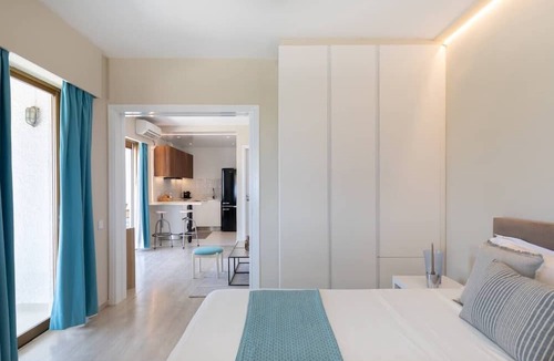 Vouliagmeni Apartment | 2BD Luxury Sea View Penthouse in Astir Beach