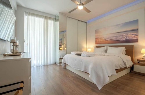 Vouliagmeni Apartment | Athens Riviera Aelia Luxury Suite By the Sea - Location: Vouliagmeni, Kavouri