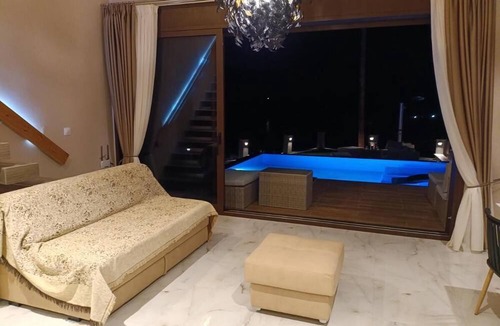 Sithonia House | The Diamond of Kriaritsi private pools