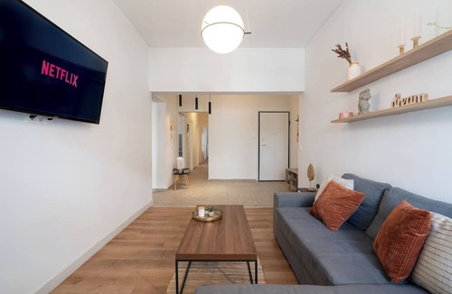 Pangrati Apartment | ☆Kalimarmaro 3BD Apt For Max Fun & Comfortability☆