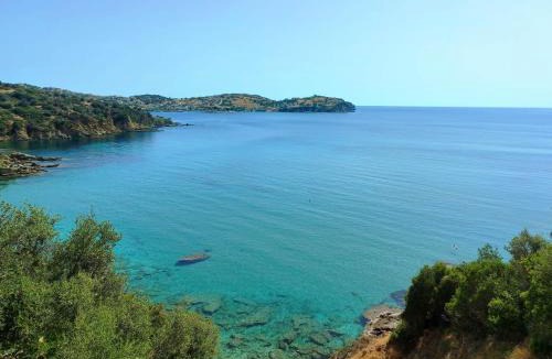 Agii Apostoli House | Aegean Beachfront Apartments
