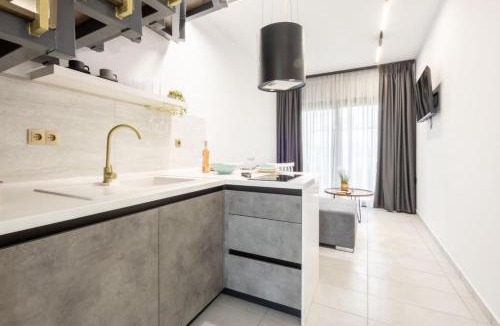 Paralia Dionysiou House | White Pampas Tiny houses