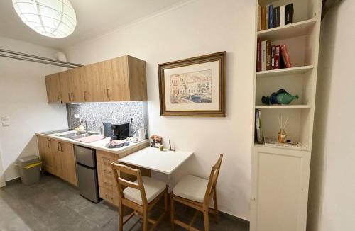 Ilisia Apartment | Cozy, Newly Renovated Studio in Central Athens