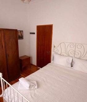 Monastiraki Apartment | Yiayia Mia Village House
