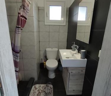 Agii Apostoli House | Aegean Beachfront Apartment