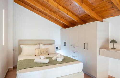 Choumeriakos House | famiGlia
