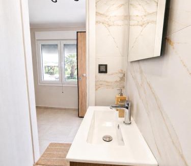 Elia Apartment | SEA La Vie Seafront Apartment, Kalogria Beach