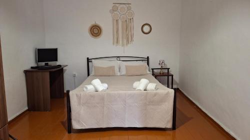 Agios Georgios Sykousis House | Saint George Terrace House