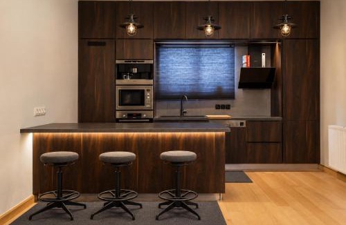 Amarousion Apartment | Top Floor Apartment near The Mall Athens - Private Parking