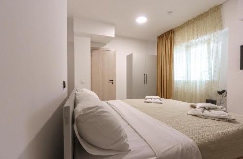 Neapoli-Sykies Apartment | Le Alex, Bright & Modern Escape near CityCenter