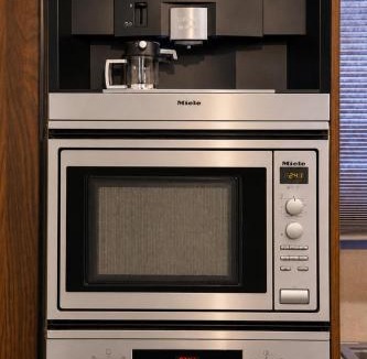 Amarousion Apartment | Top Floor Apartment near The Mall Athens - Private Parking